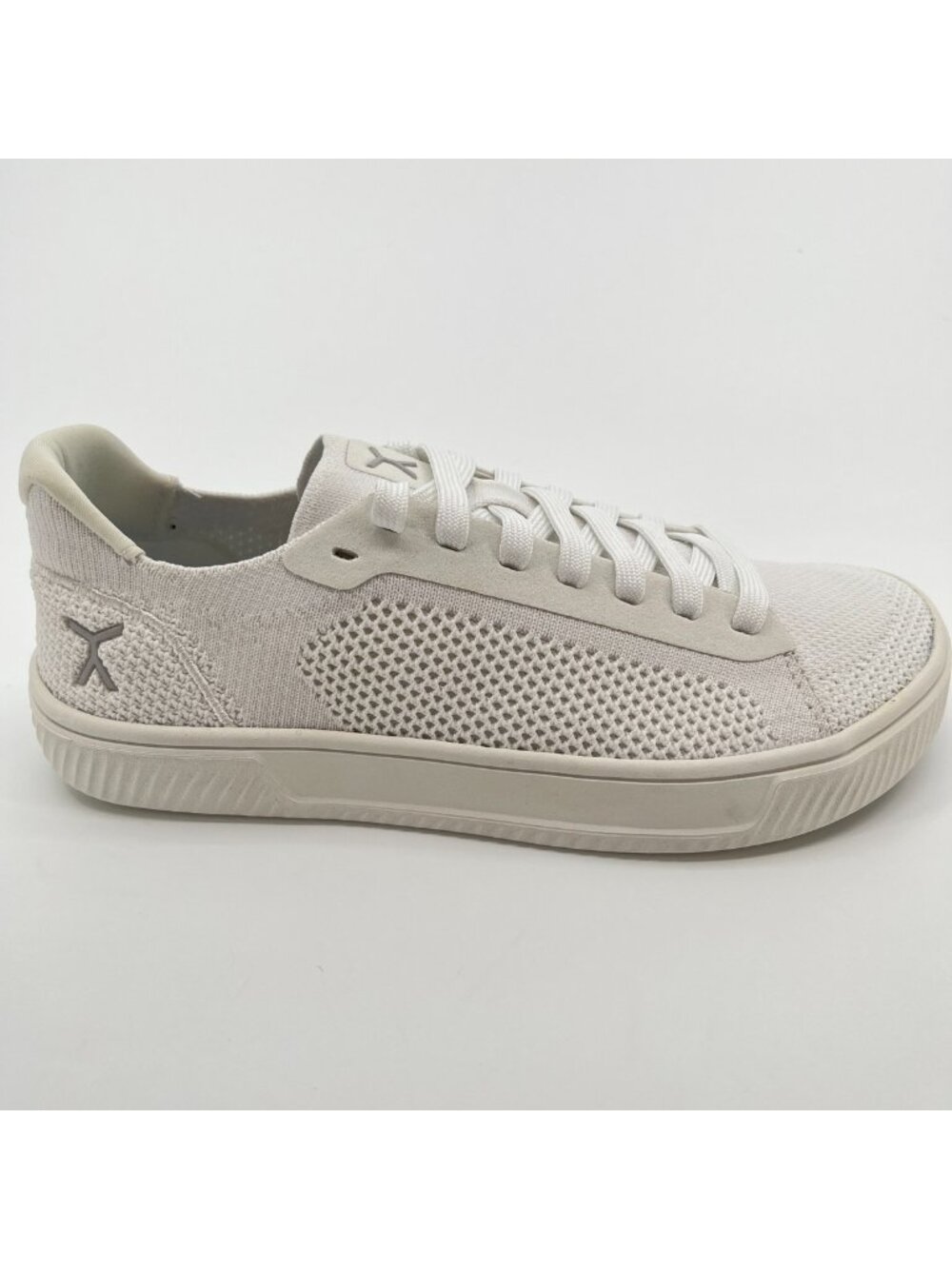Flux Footwear Adapt Trainer White Womens Size 7.5 Athletic Knit Shoes Sneakers